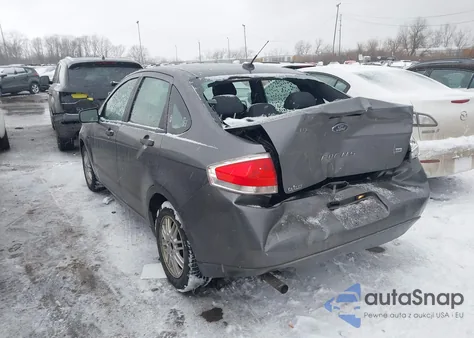 2010 Ford Focus Se z USA, uszkodzony, nr VIN 1FAHP3FN2AW107865